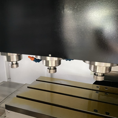 kopen CNC-graverings- en freesmachine met hoge snelheid voor het oppervlak van gegoten delen online vervaardiging