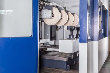 kopen CNC Automatische Metaal Oppoetsende Machine 3000*3200*2800mm Afmetingen online vervaardiging