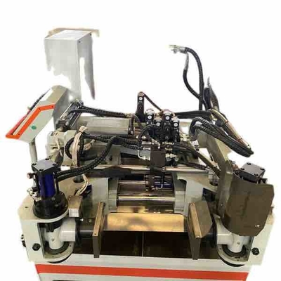 Het Bronskraan die van het messingskoper de Gietende Machine van de Machineernst maken