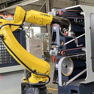 CNC-slijpmachine voor kraan- en douche sanitaire artikelen met optionele robotarm
