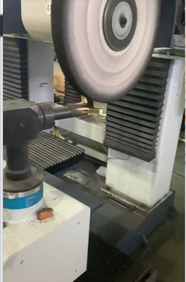 X-as Max. Snelheid 20m/min V-as Reizen tot ±720° Automatische polijstmachine