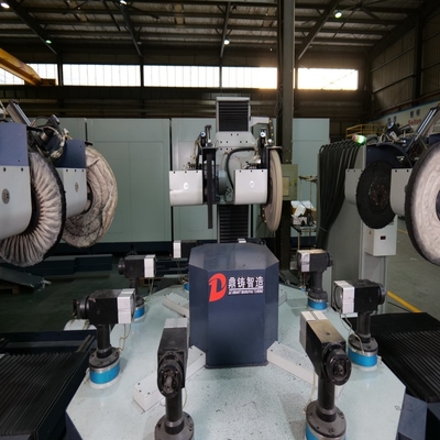 CNC-poetsmachine voor aluminiumwielen met automatische coördinatencompensatie en lineaire snelheidscompensatie