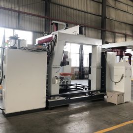 Dubbele van de de Drukmatrijs van het Robotmessing het Afgietselmachine voor Loodgieterswerkmontage